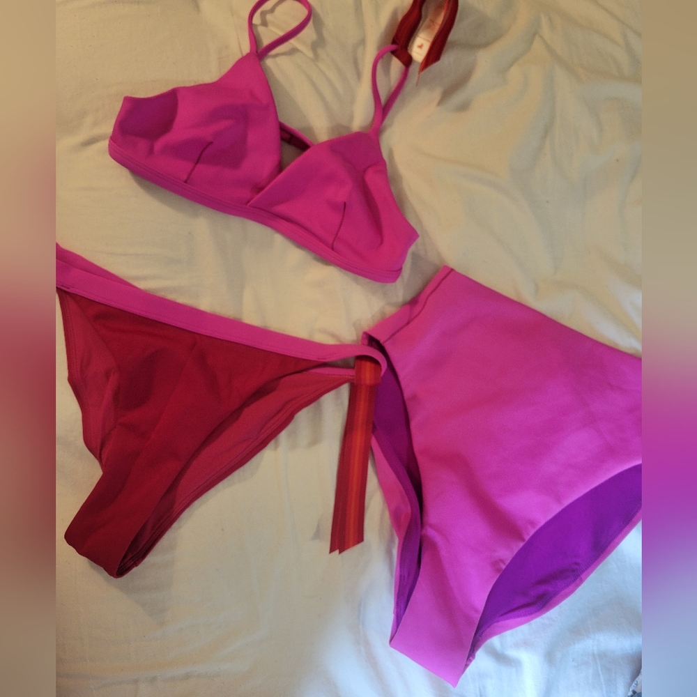 Edited! Left On Friday Bikini Set! Sweet Victory Top And Hi Hi Bottoms!